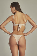 Carica l'immagine nel visualizzatore di Gallery, Model Back: Empress Set Bikini Agatha Nude