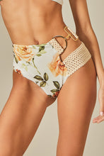 Carica l'immagine nel visualizzatore di Gallery, Gallery: Empress Bottom Bottom Sloane Rose Print