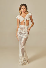 Carica l'immagine nel visualizzatore di Gallery, Model Front: Empress Beach Top Beach Top Cherie Sixty Off White Lace