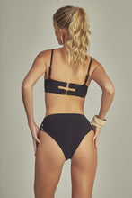 Carica l'immagine nel visualizzatore di Gallery, Model Back: Empress Bottom Bottom Bikini Antigua Black