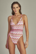 Carica l'immagine nel visualizzatore di Gallery, Model Front: Empress One-Piece Leticia Body Pink Chevron
