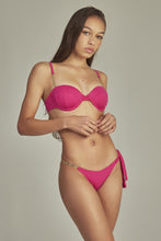 Carica l'immagine nel visualizzatore di Gallery, Model Front: Empress Top Top Bikini Agatha Fuchsia Pink
