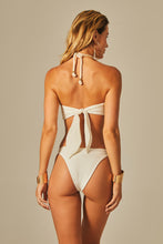 Carica l'immagine nel visualizzatore di Gallery, Model Back: Empress One-Piece Bardot Body Off White Luxor Texture
