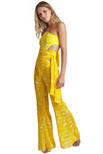 Carica l'immagine nel visualizzatore di Gallery, Model Front: Empress Beach Trousers Pantalona Leblon
