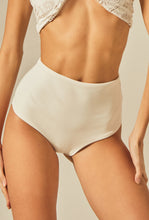 Carica l&#39;immagine nel visualizzatore di Gallery, Bottom Offwhite Bardot
