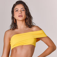 Carica l&#39;immagine nel visualizzatore di Gallery, Model Front: Empress Top Top Biquini Off Shoulder Amarelo
