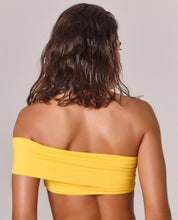 Carica l&#39;immagine nel visualizzatore di Gallery, Model Back: Empress Top Top Biquini Off Shoulder Amarelo
