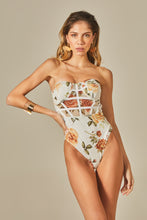 Carica l&#39;immagine nel visualizzatore di Gallery, Model Front: Empress One-Piece Tule Bouche Body Rose Print
